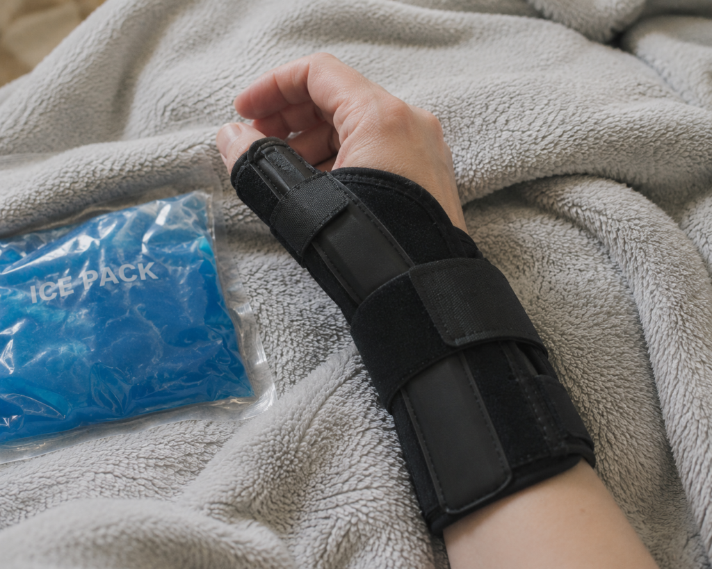 wrist splint used as part of mommy thumb pain treatment